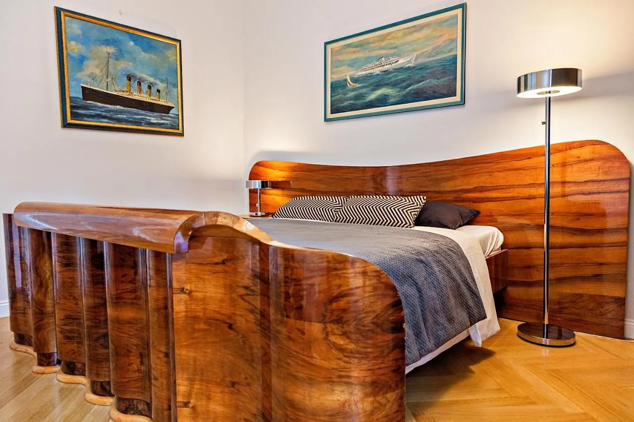 Deluxe Beachfront Apartment Klara, Lovran Kroatien